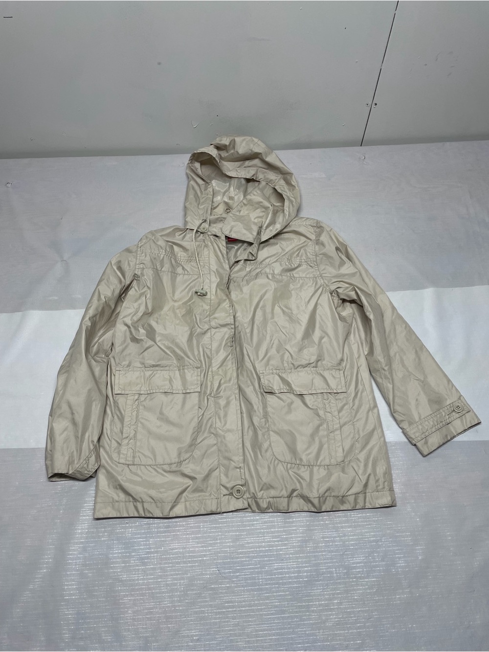 Lightweight Hooded Utility Jacket in Cream Sz: Medium
